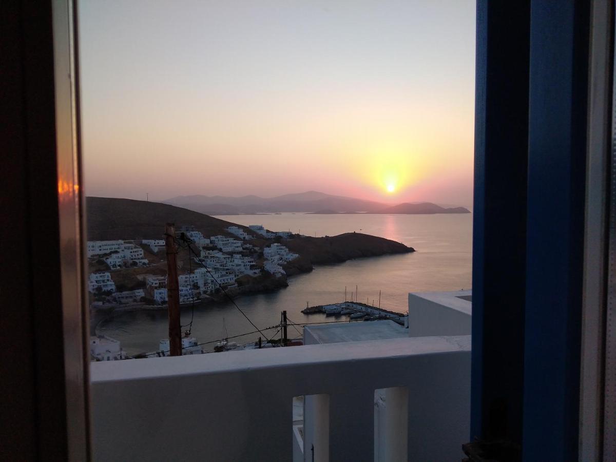 Apartament Θέαστρον - Theastron House With Great View In Chora Pera Gyalos Zewnętrze zdjęcie