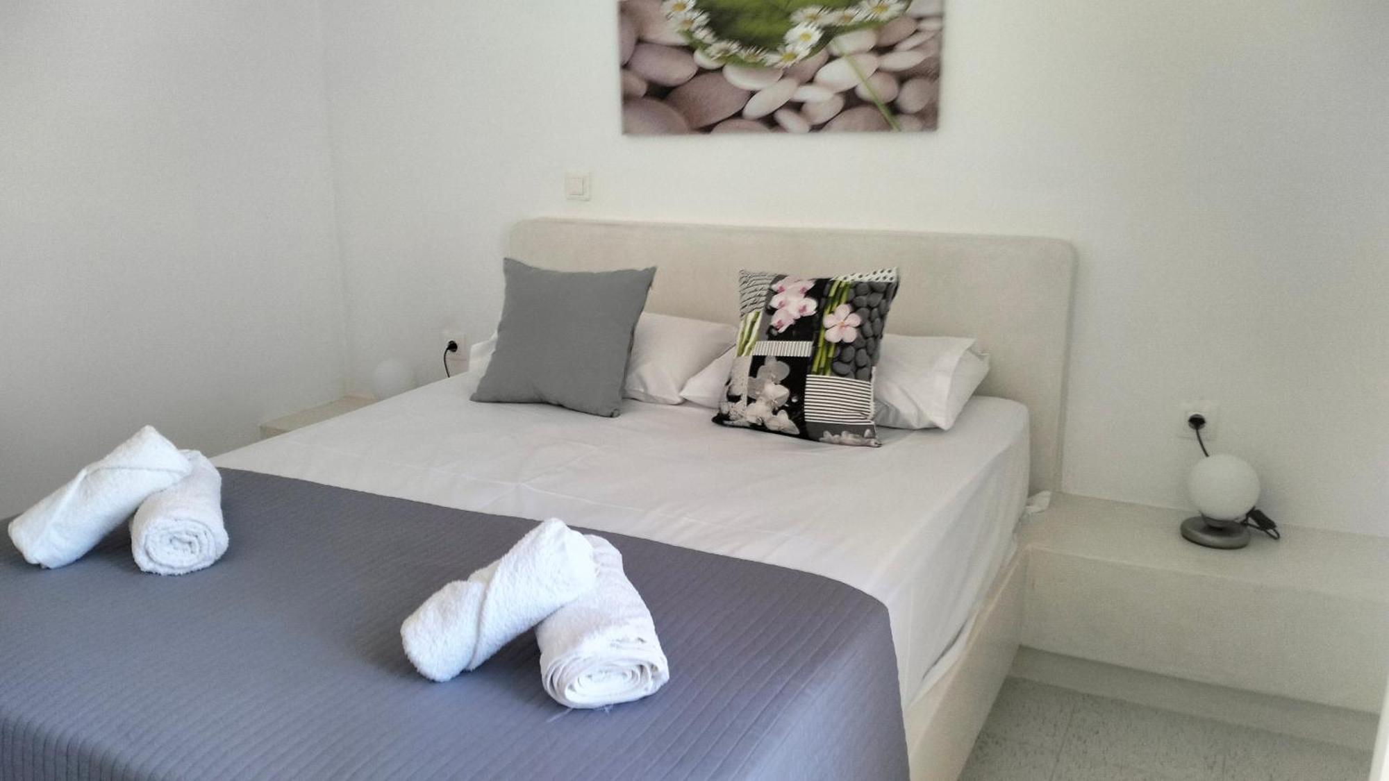 Apartament Θέαστρον - Theastron House With Great View In Chora Pera Gyalos Zewnętrze zdjęcie