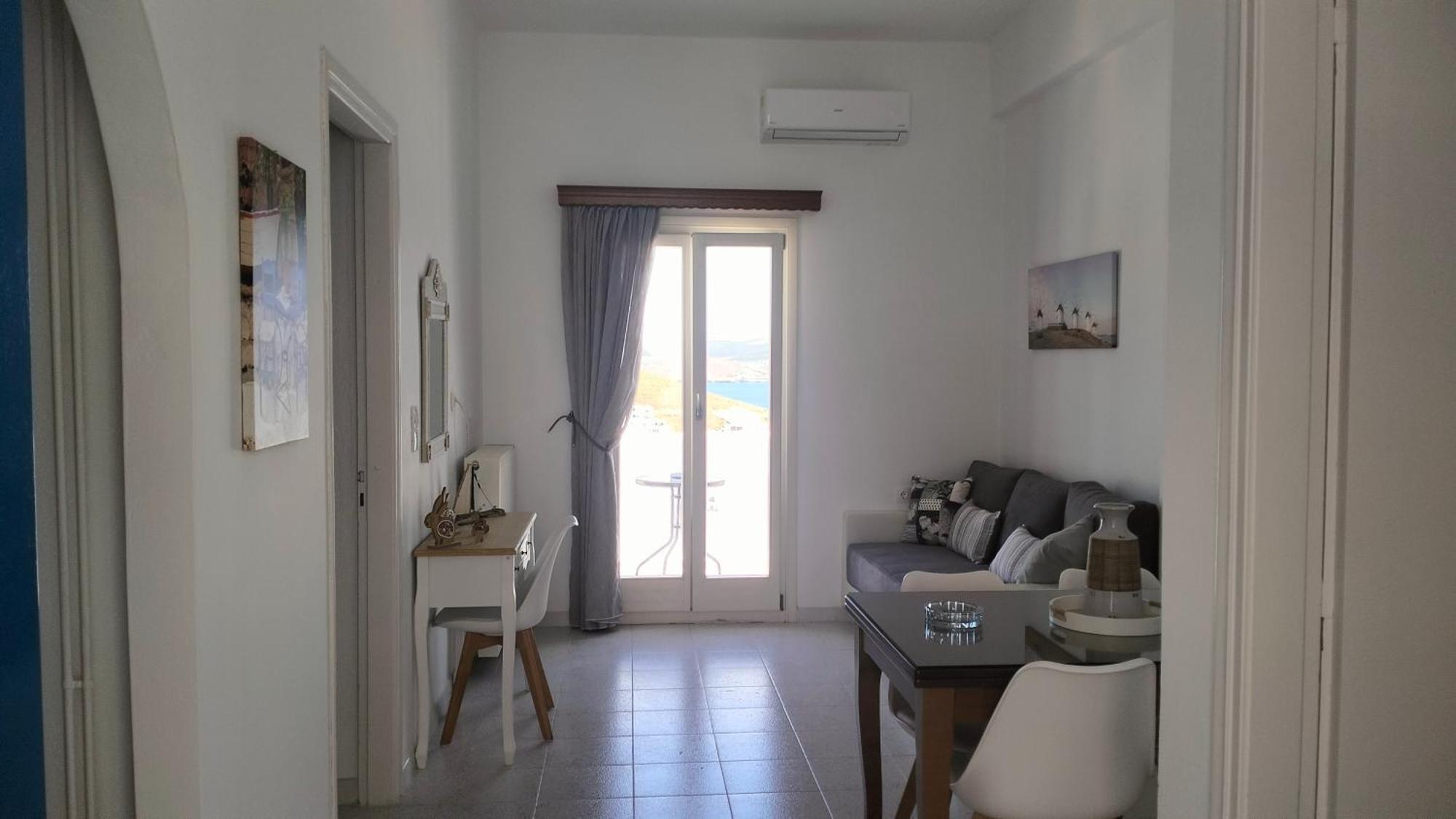 Apartament Θέαστρον - Theastron House With Great View In Chora Pera Gyalos Zewnętrze zdjęcie