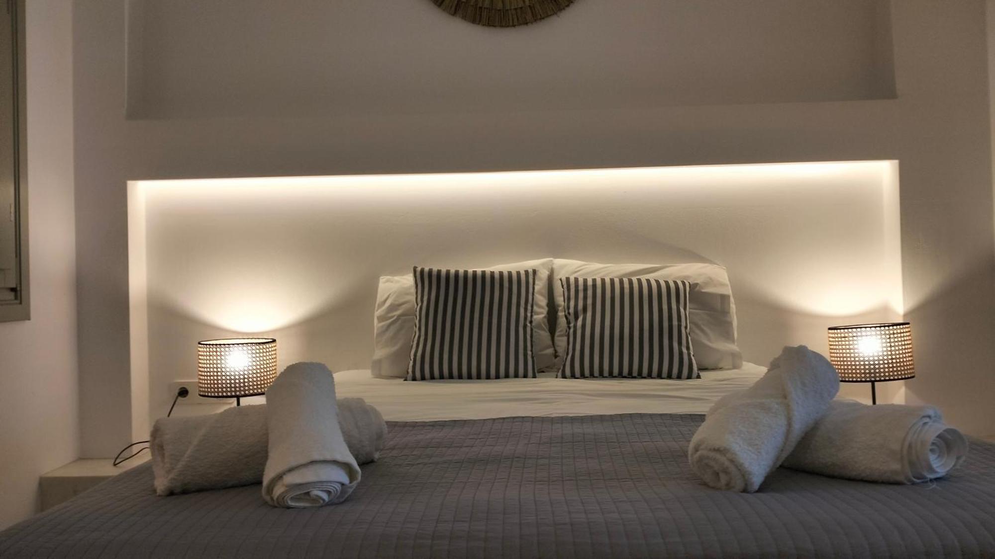 Apartament Θέαστρον - Theastron House With Great View In Chora Pera Gyalos Zewnętrze zdjęcie