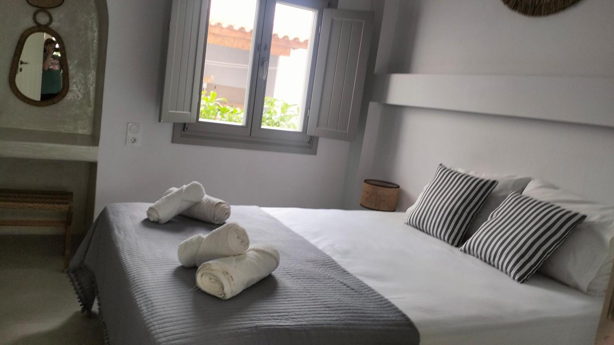 Apartament Θέαστρον - Theastron House With Great View In Chora Pera Gyalos Zewnętrze zdjęcie